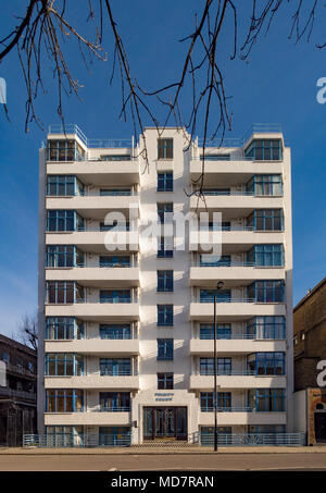 Trinity Hof, einem modernistischen Stil residential Apartment Gebäude in Grays Inn Road, London, UK. Durch F Taperell und Haase konzipiert. Stockfoto