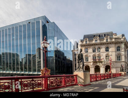 Holborn Viadukt, eine Gusseiserne girder Bridge in London und der Name der Straße, die es, UK. Stockfoto