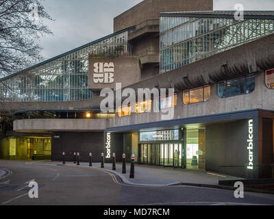 Barbican Veranstaltungsort für Konzerte. Teil des Barbican komplexe Integration des Barbican Estate, London, UK. Stockfoto