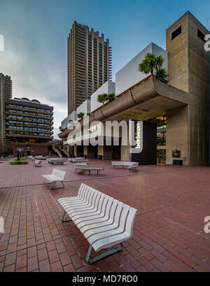 Barbican Veranstaltungsort für Konzerte. Teil des Barbican komplexe Integration des Barbican Estate, London, UK. Stockfoto