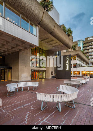 Barbican Veranstaltungsort für Konzerte. Teil des Barbican komplexe Integration des Barbican Estate, London, UK. Stockfoto