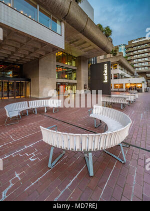 Barbican Veranstaltungsort für Konzerte. Teil des Barbican komplexe Integration des Barbican Estate, London, UK. Stockfoto