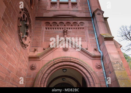 Badenweiler, Deutschland - Dezember 24, 2017: Architektur Detail der Evangelischen Kirche Kirche Paul ein Wintertag Stockfoto