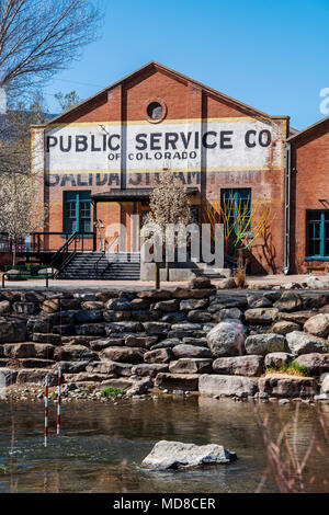 Renovierte steamplant, jetzt die Salida SteamPlant Theater und Event Center, Altstadt, kleinen Bergstadt Salida, Colorado, USA Stockfoto