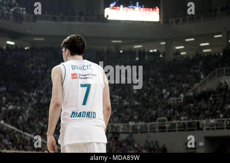 Athen, Griechenland. 17 Apr, 2018. Luka Doncic von Real Madrid während der Turkish Airlines Euroleague Play Offs Spiel 1 zwischen Panathinaikos Athen Superfoods, v-Real Madrid an oaka Arena. Final Score Credit: Ioannis Alexopoulos/SOPA Images/ZUMA Draht/Alamy leben Nachrichten Stockfoto