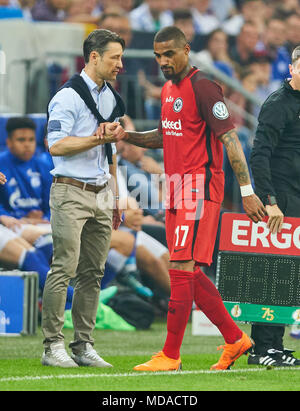 Gelsenkirchen, Deutschland. 18 Apr, 2018. Schalke 04 - Frankfurt Fußball-Cup, Gelsenkirchen, April 18, 2018 Niko Kovac, Trainer FRA Kevin-Prince Boateng, FRA 17 Verletzungen FC Schalke 04 - Eintracht Frankfurt 0-1 1. Division DFB-Pokal, Fußball-Bundesliga, DFB-Pokal, Halbfinale, Gelsenkirchen, April 18, 2018, Saison 2017/2018 © Peter Schatz/Alamy leben Nachrichten Stockfoto