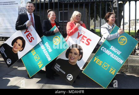 Dublin, Irland. 18. April 2018. Beide Seiten der Debatte über das irische Referendum Abtreibung in Aktion heute. Credit: RollingNews.ie/Alamy leben Nachrichten Stockfoto
