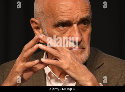 19 April 2018, Hannover, Deutschland: Martin Art, Präsident von Hannover 96, die Teilnahme an der Generalversammlung. Foto: Peter Steffen/dpa Stockfoto