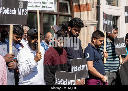 London, Großbritannien. 19 April 2018, Tamil Protest gegen Sri Lanka außerhalb des Commonwealth Regierungschefs Treffen in London, UK. Tamilen beten für die fehlenden Credit Ian Davidson/Alamy leben Nachrichten Stockfoto