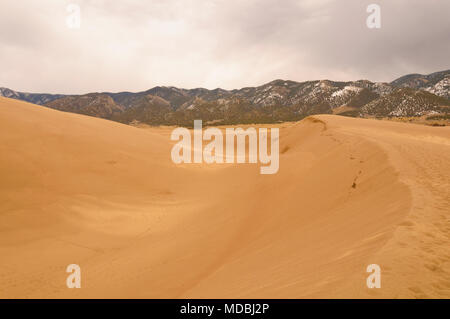 Sand Tal im Great Sand Dunes National Monument in Colorado Stockfoto