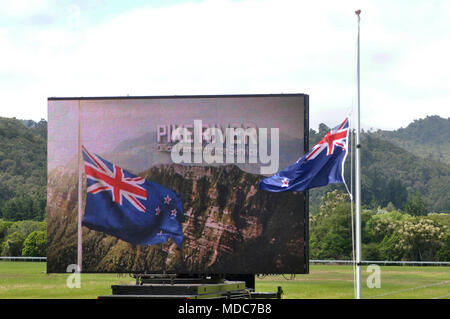 Greymouth, Neuseeland, 2. DEZEMBER 2010: Bildschirm an der Pike River Gedenkfeier zu Ehren der 29 Männer in der Pike River Mine in der Nähe von Greymouth, 2010 getötet gehalten Stockfoto