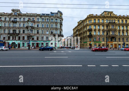 Sankt Petersburg - 14. JUNI 2015: Ansicht des Newski Prospekt in St. Petersburg Stockfoto