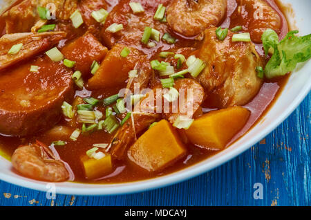 Huhn Garnele Wurst - Lousiana Gumbo kochen Stockfoto