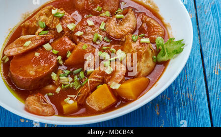 Huhn Garnele Wurst - Lousiana Gumbo kochen Stockfoto