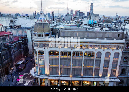 Mexiko-Stadt, Mexiko, Hispanic, historisches Zentrum, Skyline der Stadt, Dächer, Kaufhaus Palacio de Hierro, Kuppel, Jugendstilarchitektur, 1920, Paul D. Stockfoto