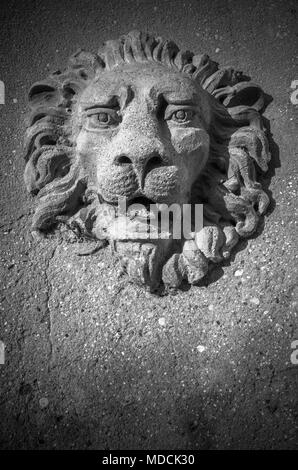 Der Löwe von Venedig, ein geformtes, Gravur auf eine Wand. Es kann als Hintergrund verwendet werden. Platz für Text. Stockfoto