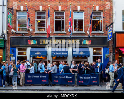 Die berühmten French House, 49 Dean Street, Soho, London, bekannt als Treffpunkt der Künstler und Schriftsteller. Stockfoto