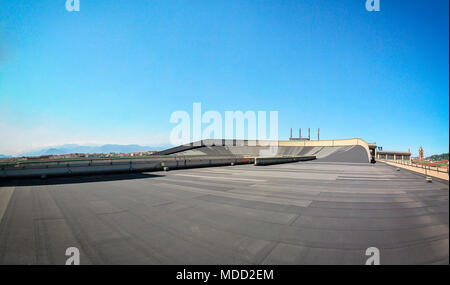 Turin, Italien, Mai 2011: Roof Top Race Track in Lingotto ehemaligen Fiat Auto Fabrik Stockfoto