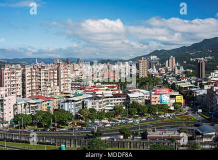 Taipei City gesehen vom neuen Taipei City Stockfoto