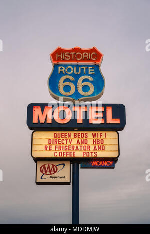 Neon motel Schild an der historischen Route 66 Stockfoto