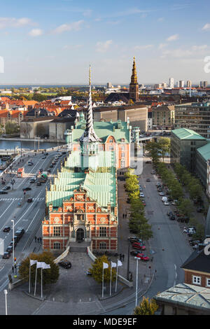 Blick über den alten Börsenzeitung (Börse), die Kirche unseres Erlösers in Kopenhagen, Dänemark Stockfoto