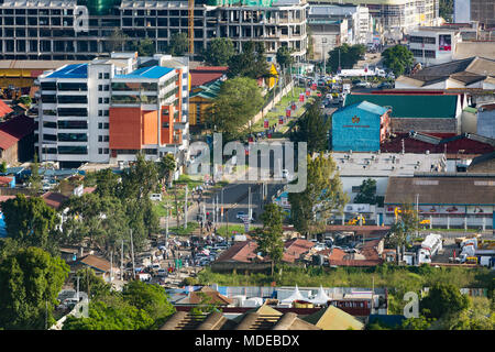 Nairobi, Kenia - 23 Dezember: Hohe Betrachtungswinkel und einer Straße im Zentrum von Nairobi, Kenia am 23. Dezember 2015 Stockfoto