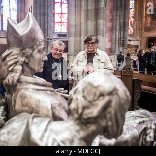 Statue des Hl. Vojtěch (Adalbert), Radim Gaudentius und Radla in St. Vitus Kathedrale in Prag Stockfoto