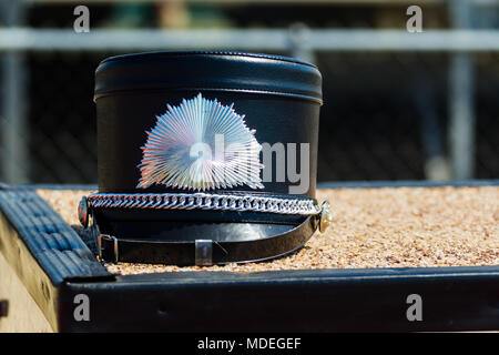 Ein drum Majors hat ruht auf dem Stand während der Probe Stockfoto