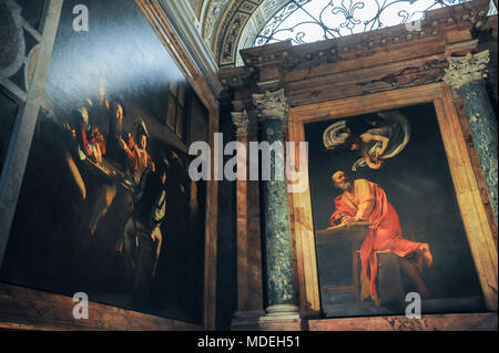 Zyklus der Gemälde von Michelangelo Merisi da Caravaggio in von 1599 bis 1600 über das Leben des Hl. Matthäus - die Berufung des Hl. Matthäus und die inspira Stockfoto