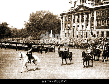 Der König zu Pferd an der Trooping der Farbe, Großbritannien - 1932 Stockfoto