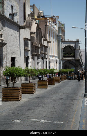 Calle San Francisco im Zentrum von Arequipa Stockfoto