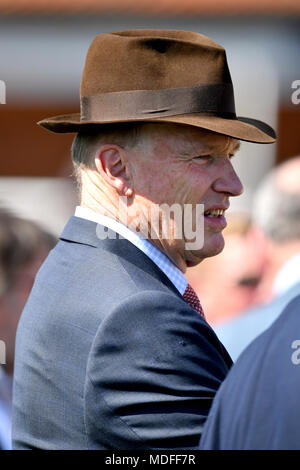 Trainer John gosden bei Tag drei der Bet365 Craven Treffen in Newmarket Racecourse. Stockfoto