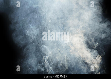 Abstrakte Rauch auf schwarzem Hintergrund. Weißer Rauch cloud. Stockfoto