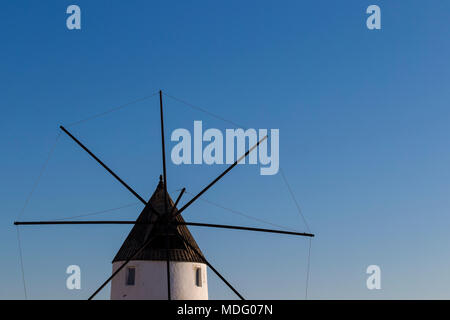 San Pedro del Pinatar, Region Murcia, Spanien. Mühle neben der Saline in der Mar Menor © ABEL F. ROS/Alamy Stock Stockfoto