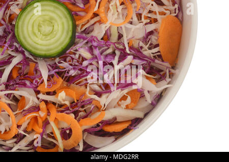 Frischen krautsalat Salat aus geschredderten Rot- und Weißkohl und Karotten Stockfoto