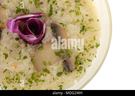 Leckeres Risotto mit Pilzen. Schüssel gekochten Reis Stockfoto