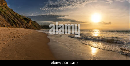 Schönen Sonnenuntergang am Cabo Ledo Strand. Angola. Afrika. Stockfoto