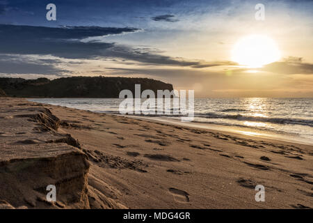 Schönen Sonnenuntergang am Cabo Ledo Strand. Angola. Afrika. Stockfoto