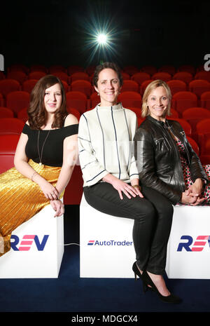 EDITORIAL NUR VERWENDEN (nach rechts) Moderatoren Racheal Hogg, Erin Baker und Vicki Butler-Henderson im Soho Hotel London screening Start von "Die REV-Test", die der BRITISCHE&Otilde Links; s ersten all-female fronted Auto Test und Überprüfung der Serie, lüften auf Auto Trader&Otilde; s offiziellen YouTube Channel von Freitag, den 20. April. Stockfoto