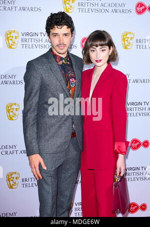 Harry Richardson und Ellise Chappell Besuch der Jungfrau British Academy Fernsehen und Handwerk Nominierungen Party bei Mondrian London auf See Container, London statt. Stockfoto