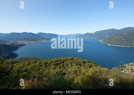 Blick auf den Lago Maggiore (Lago Maggiore). Agra, Italien Stockfoto