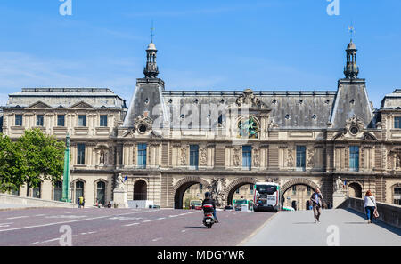 Pont du Carrousel und tunnel Eingang zum Place du Carrousel neben dem Musée du Louvre, Paris, Frankreich. Stockfoto