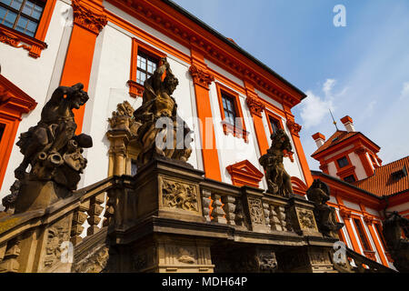 Prag, tschechische Republik - April, 30, 2017: Details von Troja Palace, Gastgeber des 19. Jahrhunderts der tschechischen Kunst Sammlungen der Galerie der Hauptstadt. Stockfoto