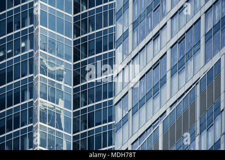 Modernes Bürogebäude Glasfassade fragment Horizontal Stockfoto