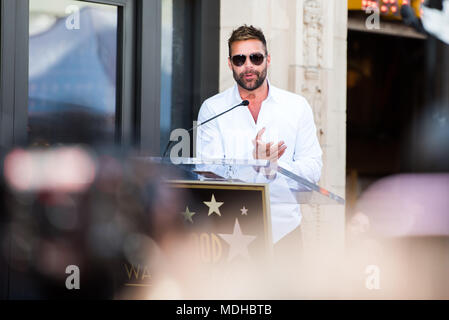 LOS ANGELES - 4. APRIL: Ricky Martin auf der Eva Longoria Hollywood Walk of Fame Star empfangen Zeremonie am Hollywood Blvd am 04 April, 2018 Stockfoto