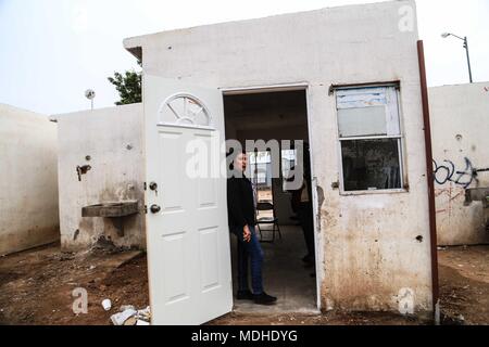 Habitantes de Colonia los Arroyos. Colonias pobres y familias de escasos Recursos" de Hermosillo Sonora. Margarita Pacheco Muñoz de 58 años en Compa Stockfoto