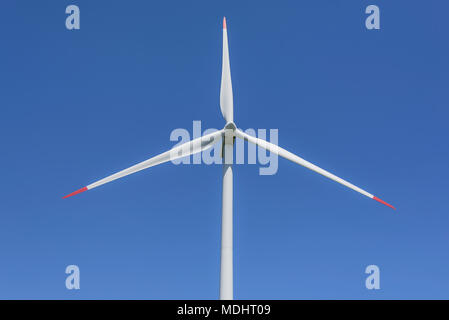 Air Mühlen power station gegen den Himmel. Alternative Energie. Stockfoto