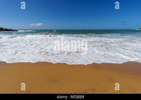 Wellen auf Playa de Tauro Beach, Gran Canaria, Kanarische Inseln, Spanien Stockfoto