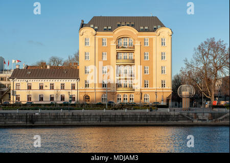 Norrköping waterfront Saltängen und Motala stream im Spätherbst. Norrköping ist eine historische Stadt in Schweden. Stockfoto