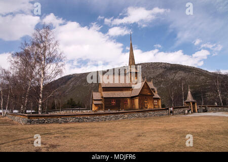 Lom Stave-kirche oder Lomskyrkja Stockfoto